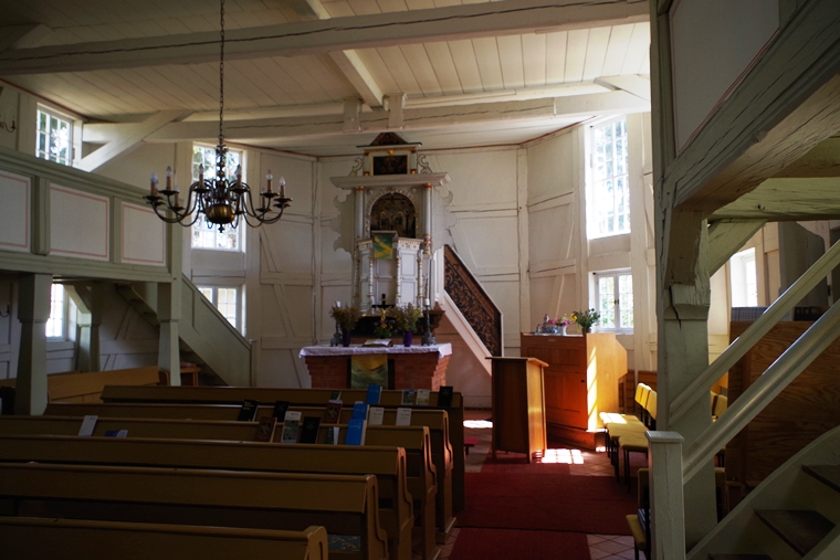 Innenraum der Autobahnkirche in Duben